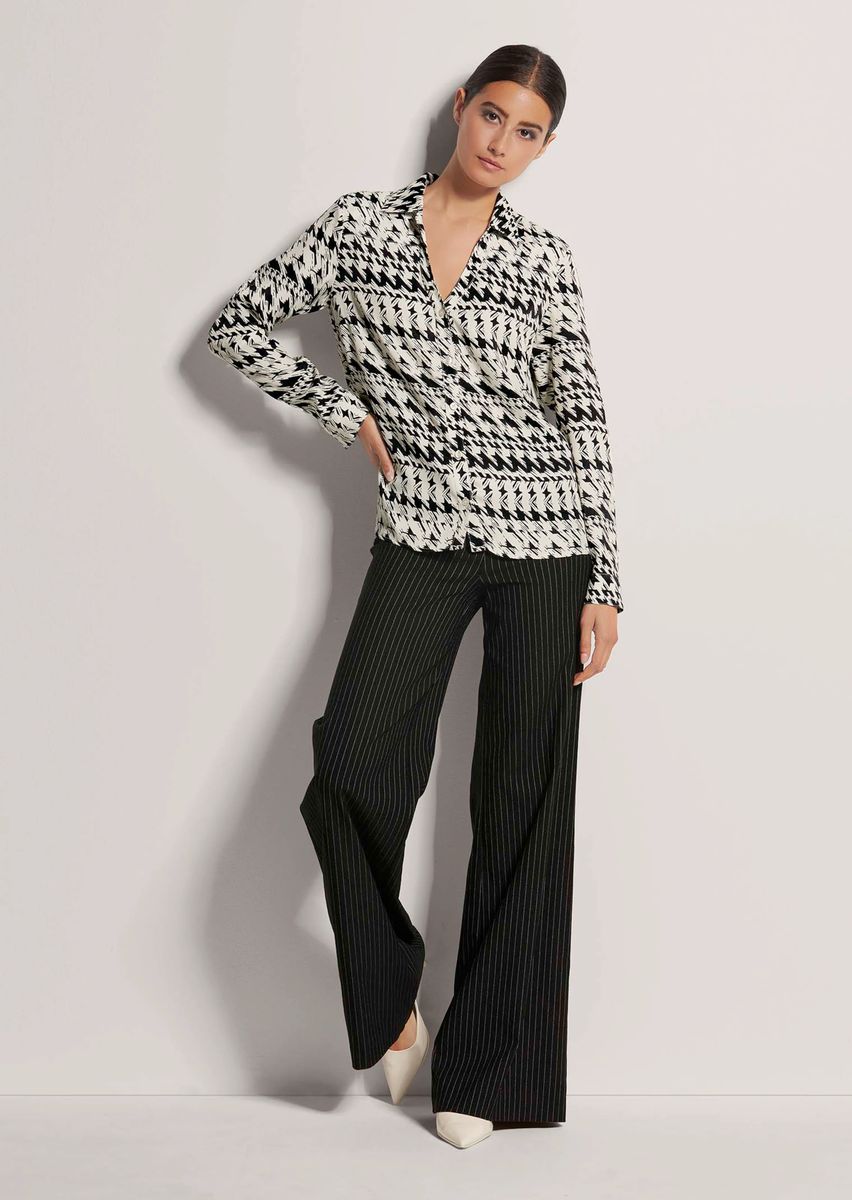 Grafik-Print Bluse mit V-Ausschnitt
