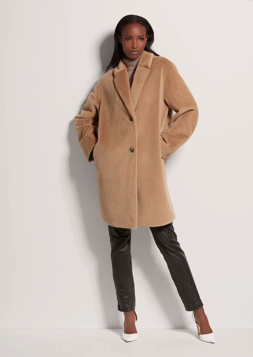 Oversize-Mantel aus weichem Webpelz