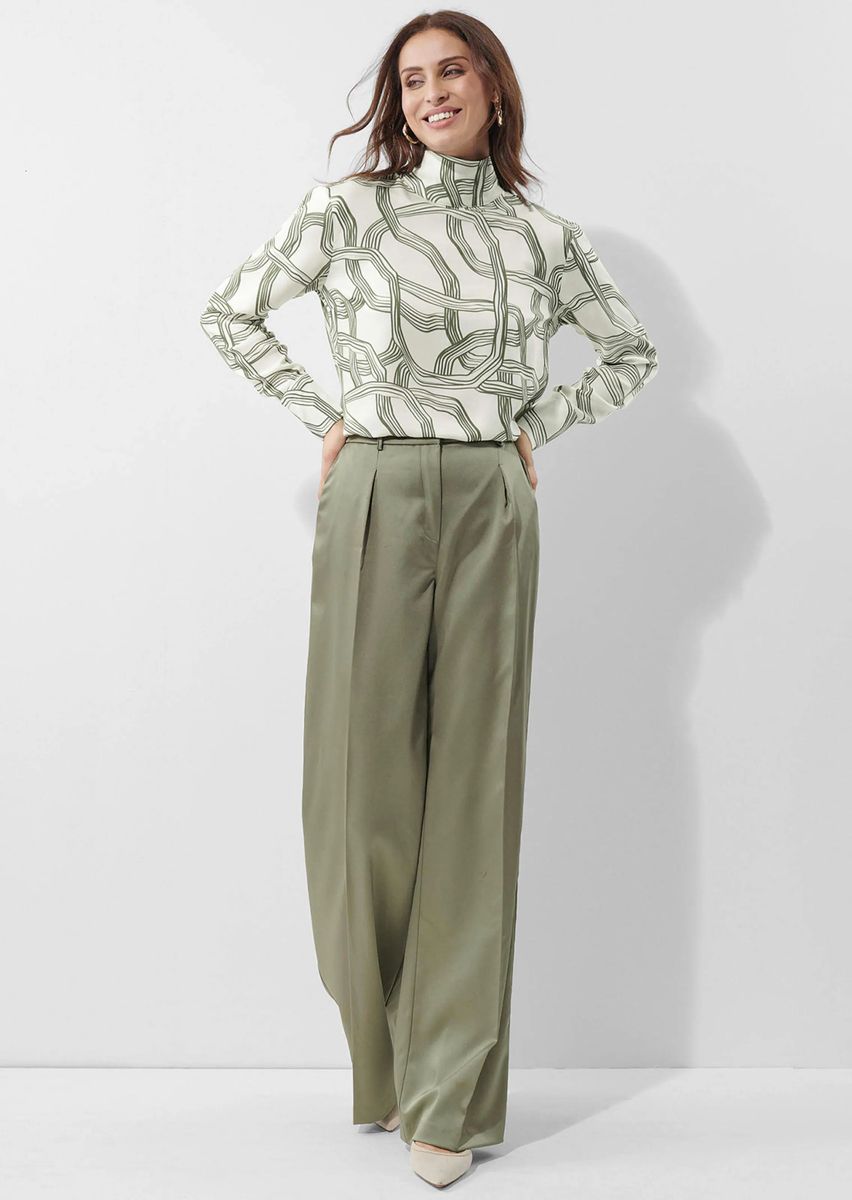 Satinbluse mit geometrischem Muster
