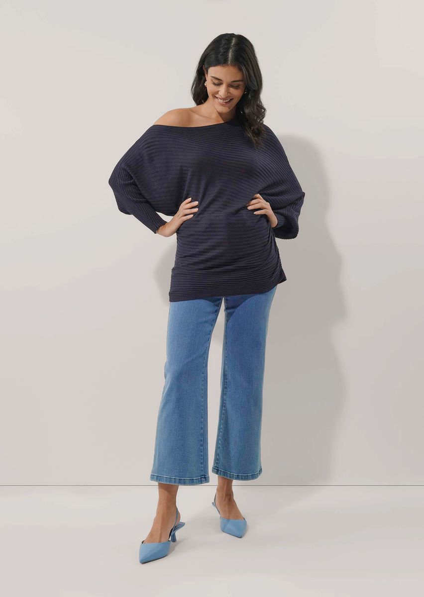 Schulterfreier Rippstrick-Pullover mit Fledermausärmeln