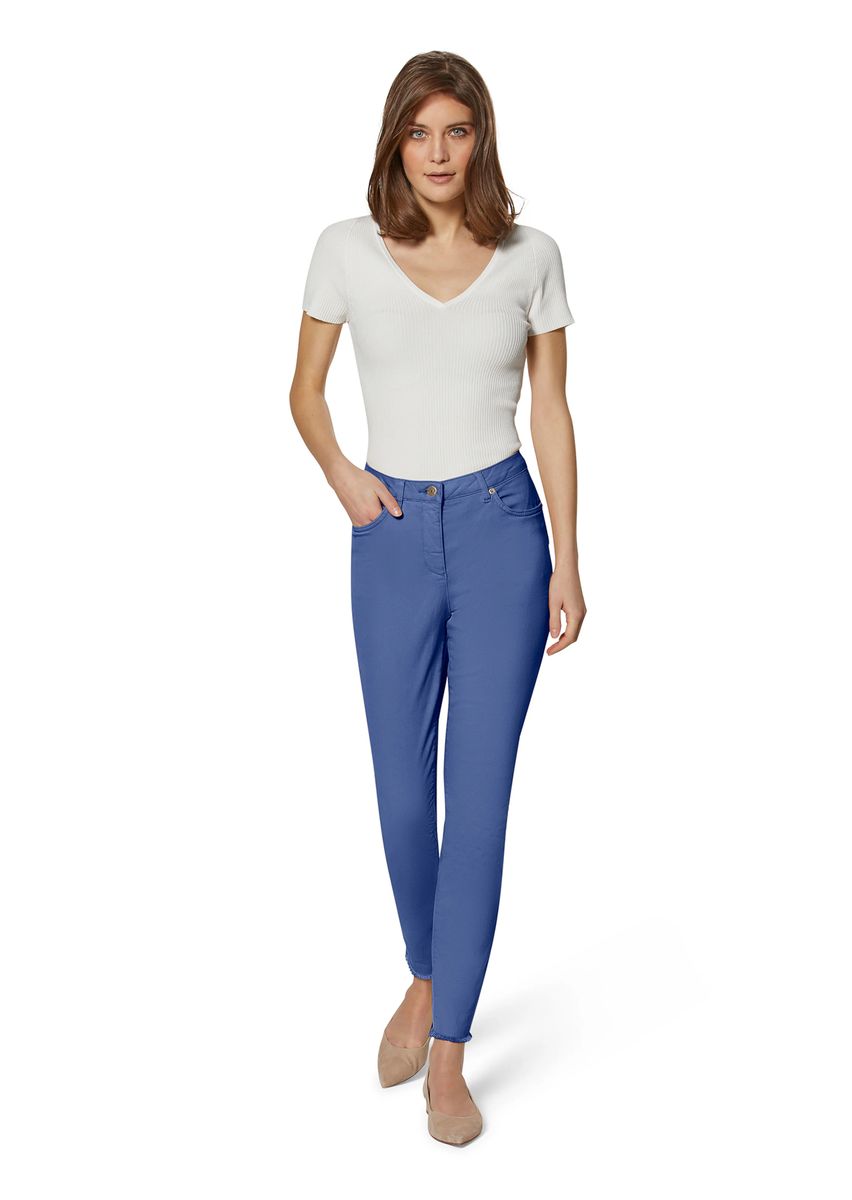 Skinny-Jeans mit feinem Fransensaum
