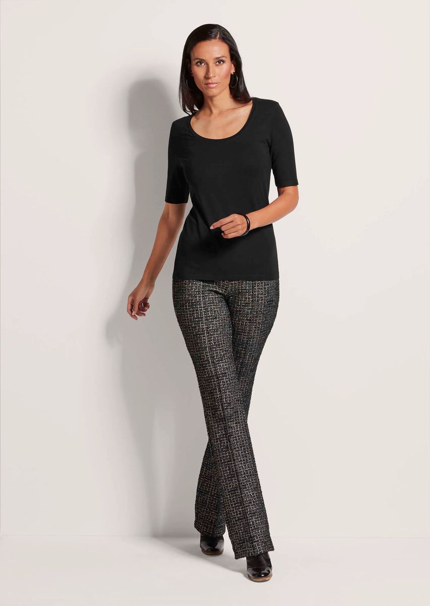 Essentielles figurnahes Halbarm-Shirt