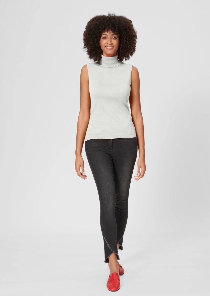 Minimalistisches ärmelloses Rollkragentop