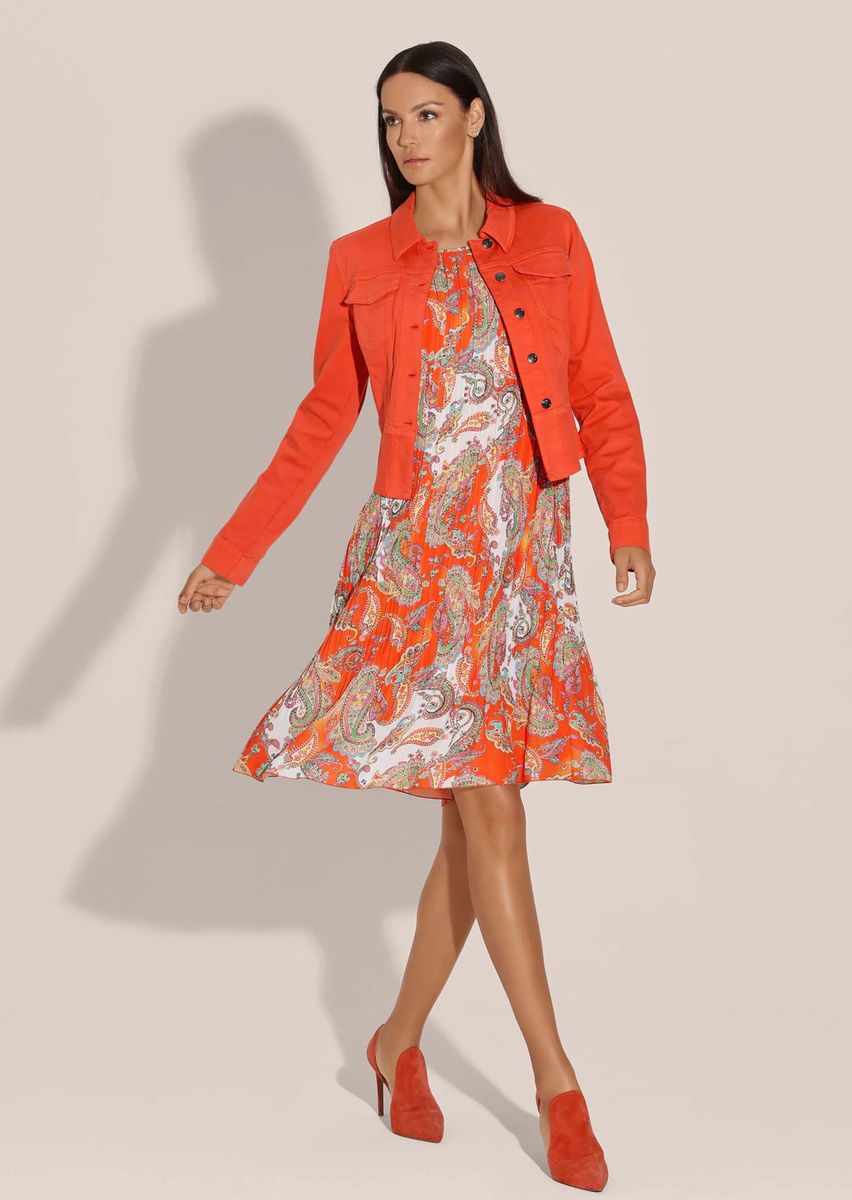 Plisseekleid mit lebhaftem Paisley-Print