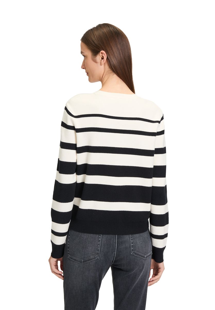 Gestreifter Strickpullover mit Rundhalsausschnitt