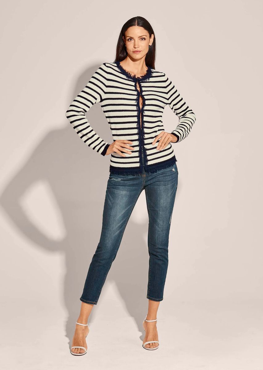Gestreifte Bouclé-Strickjacke mit Fransen