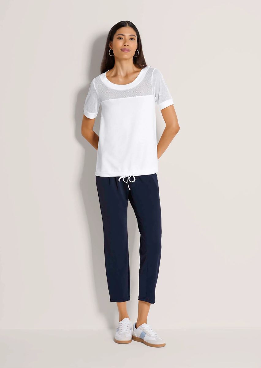 Sportliches Kurzarmshirt mit Netzeinsatz