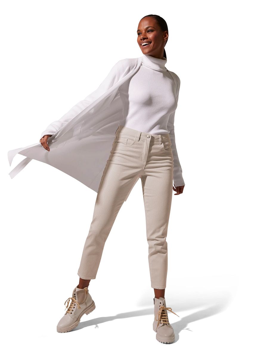 Schmal zulaufende 7/8 Streifenjeans