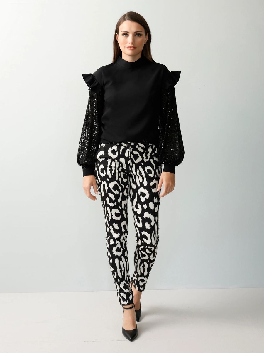 Paillettenbluse mit Ballonärmeln im Materialmix