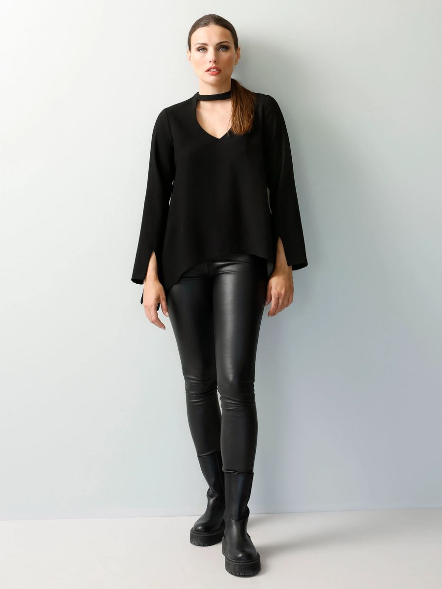 Oversized-Bluse mit Cutout-Dekolleté