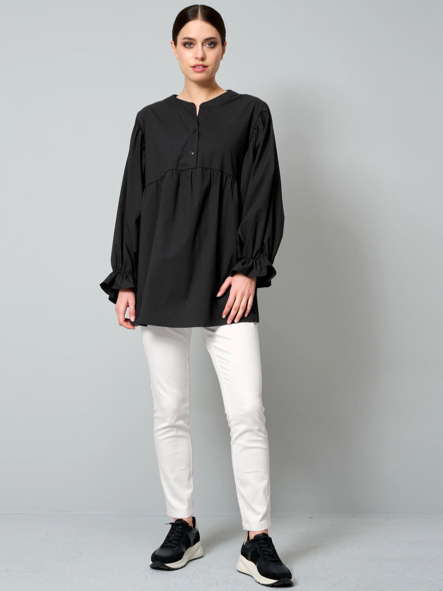Oversize-Popelinebluse mit Volant-Details