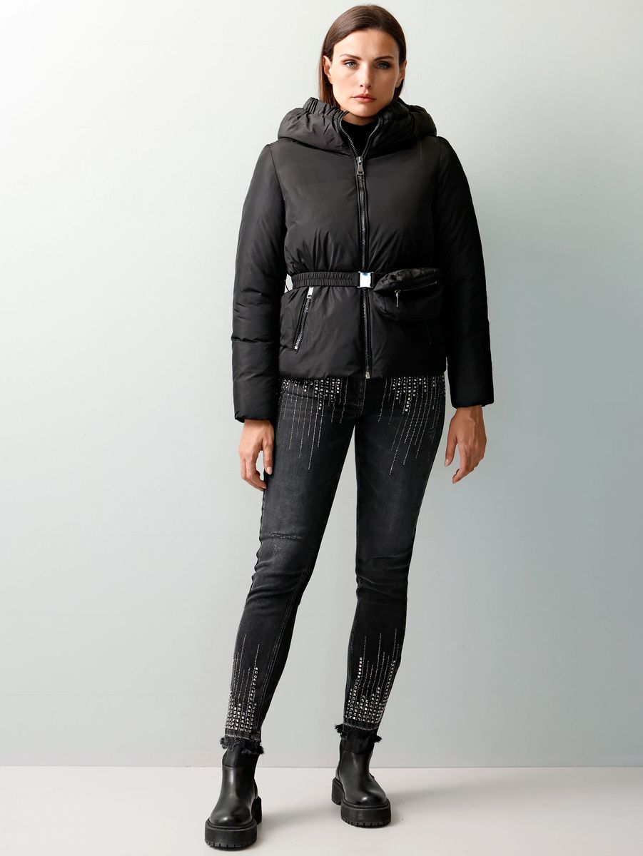 Steppjacke mit Gürteltasche