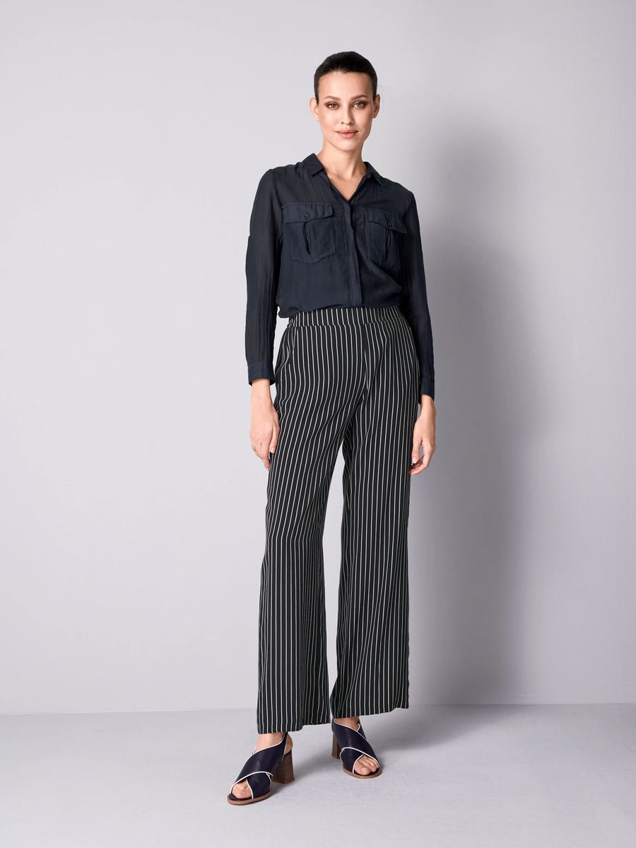 Elegante weit geschnittene Streifenhose