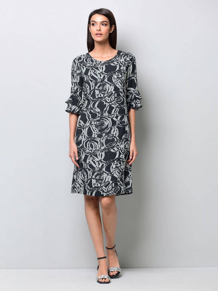 Kleid mit Grafikprint und Volantärmeln