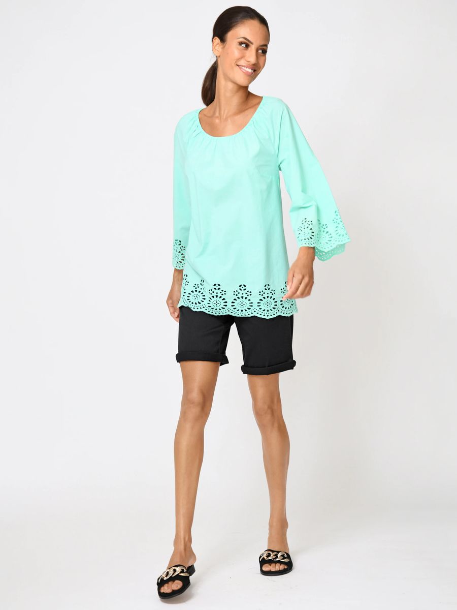 Tunika-Bluse mit feiner Lochspitze