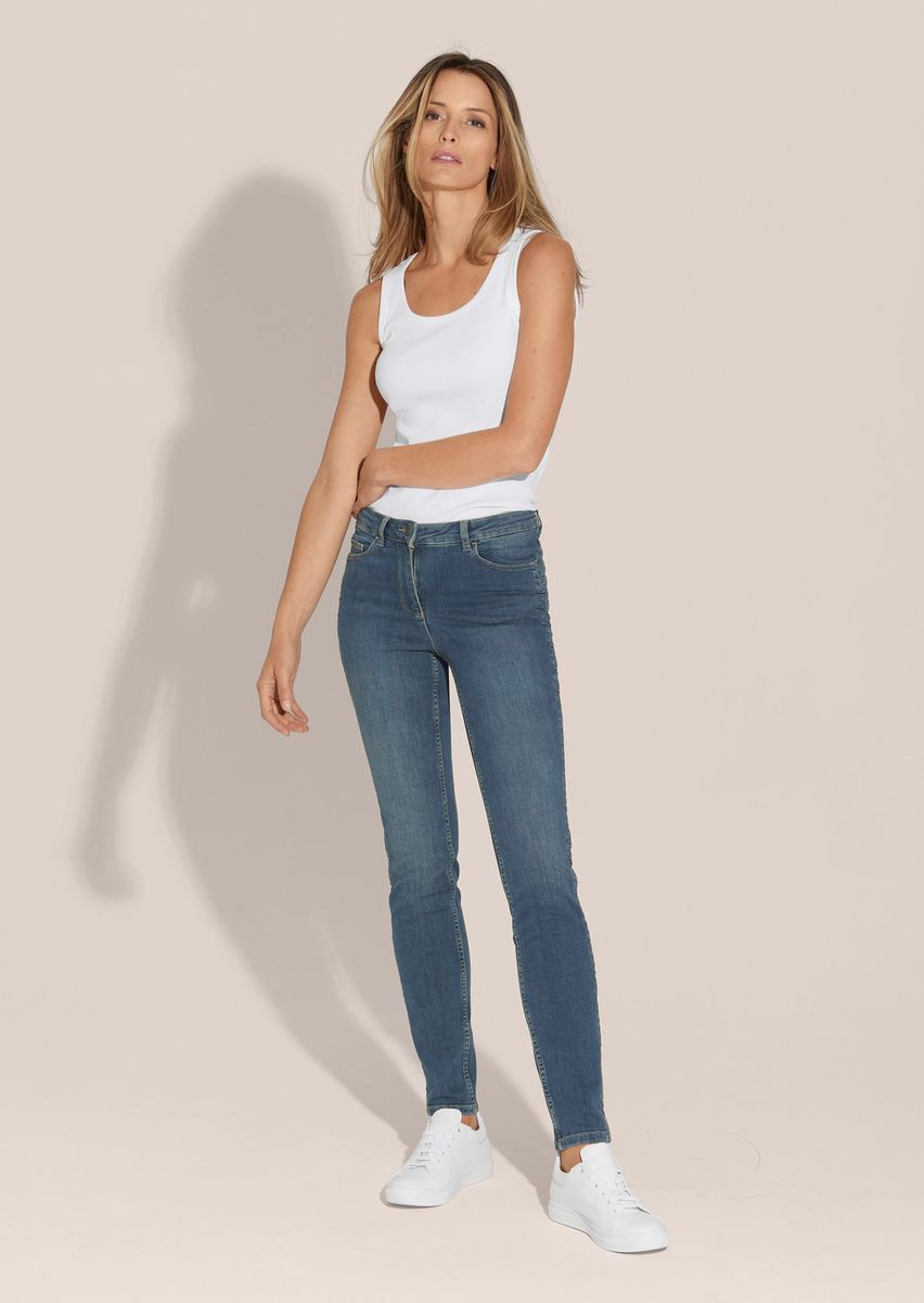 Schmales Denim mit seitlicher Raffung