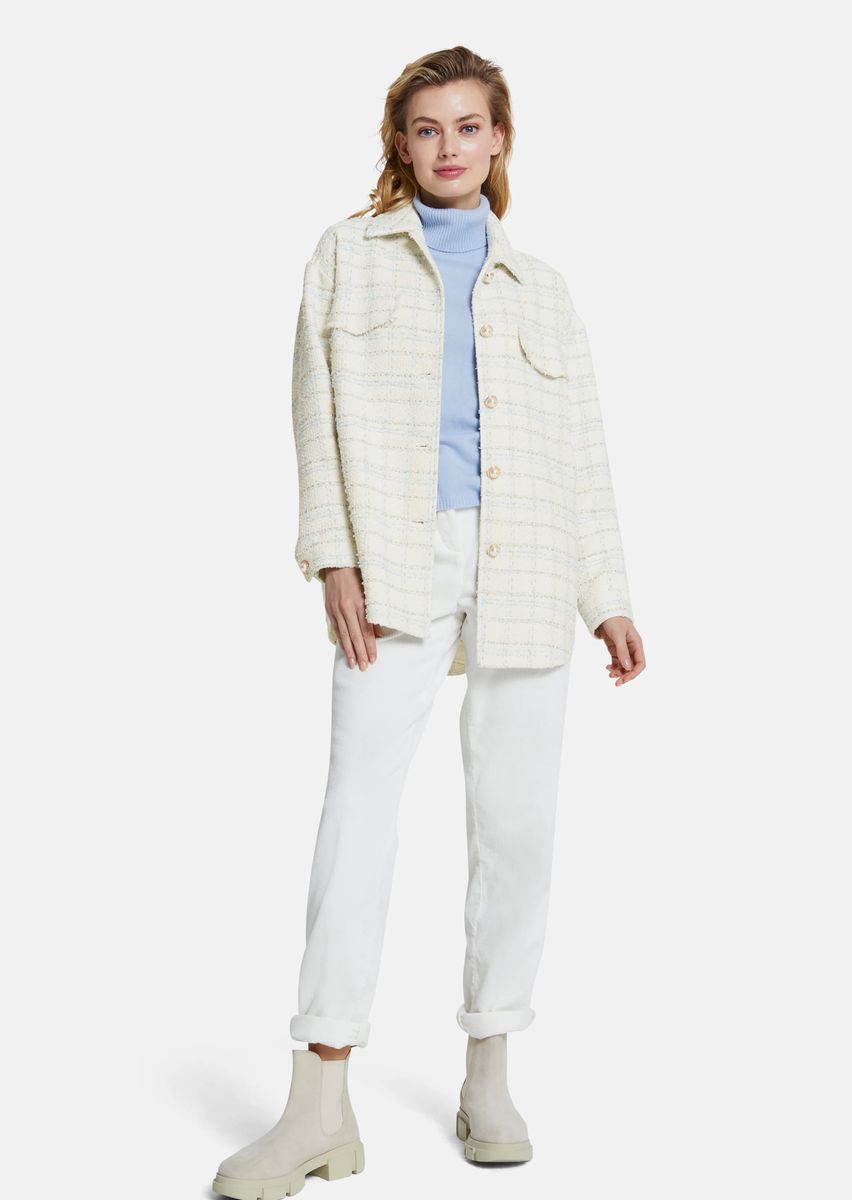 Oversized Bouclé-Hemdjacke mit Golddetails