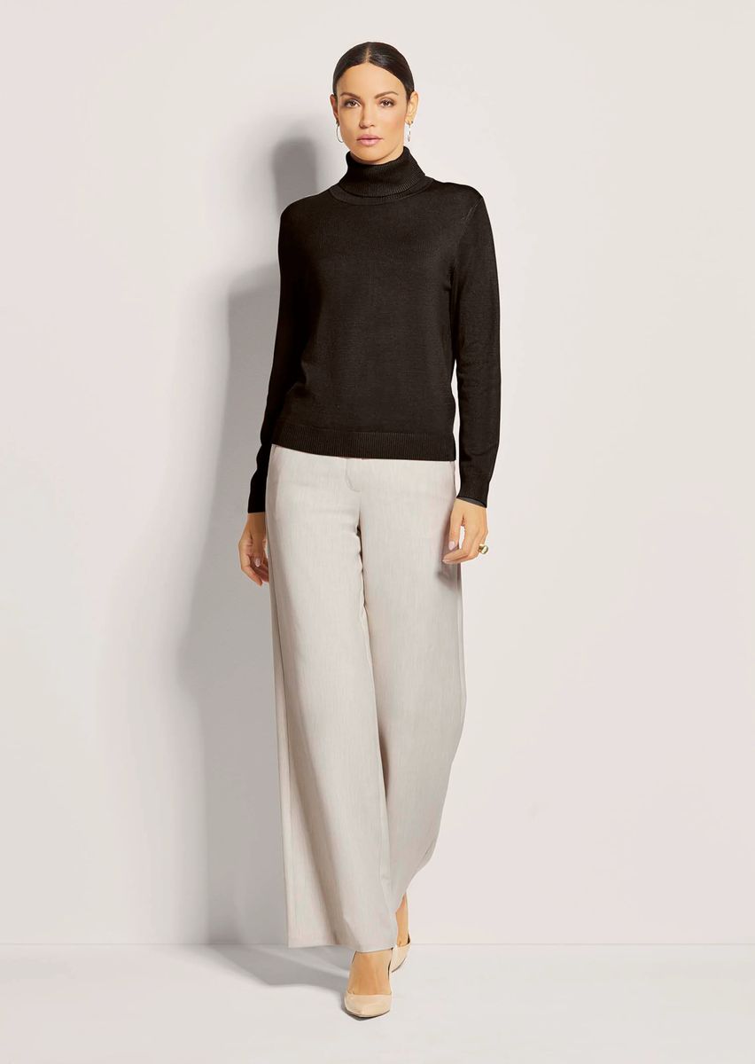 Figurnaher Feinstrick-Rollkragenpullover