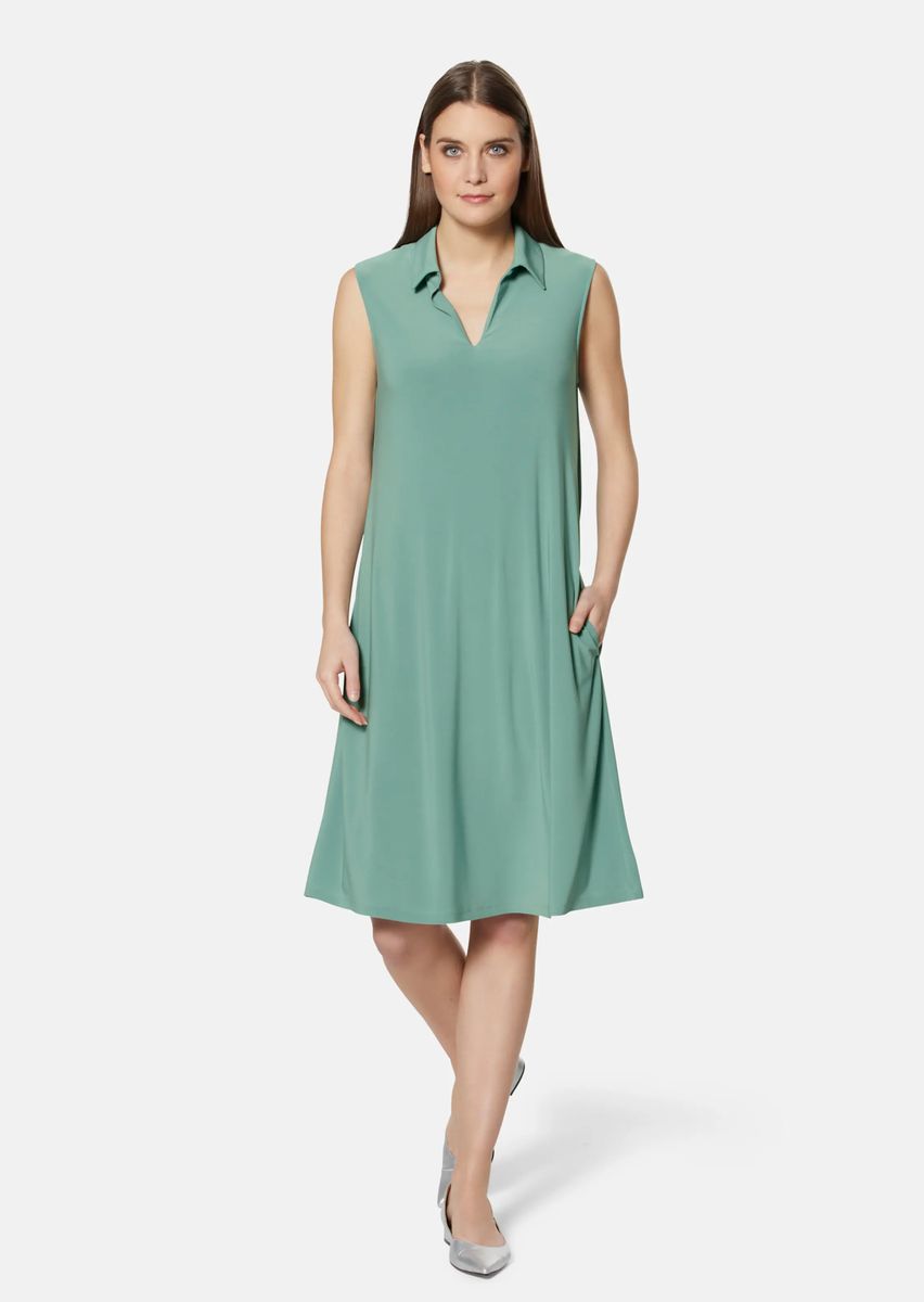 Ärmelloses Midikleid mit Hemdkragen