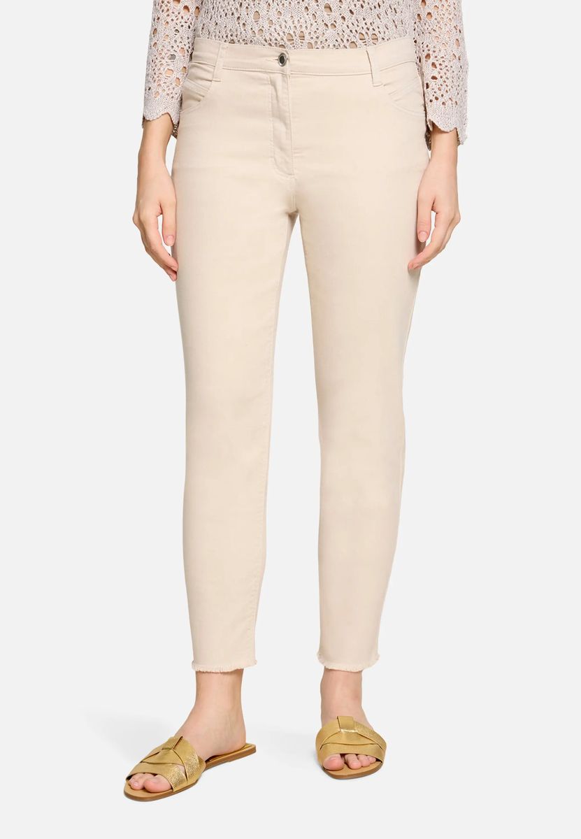 High-Waist Slim-Fit Jeans mit Fransen