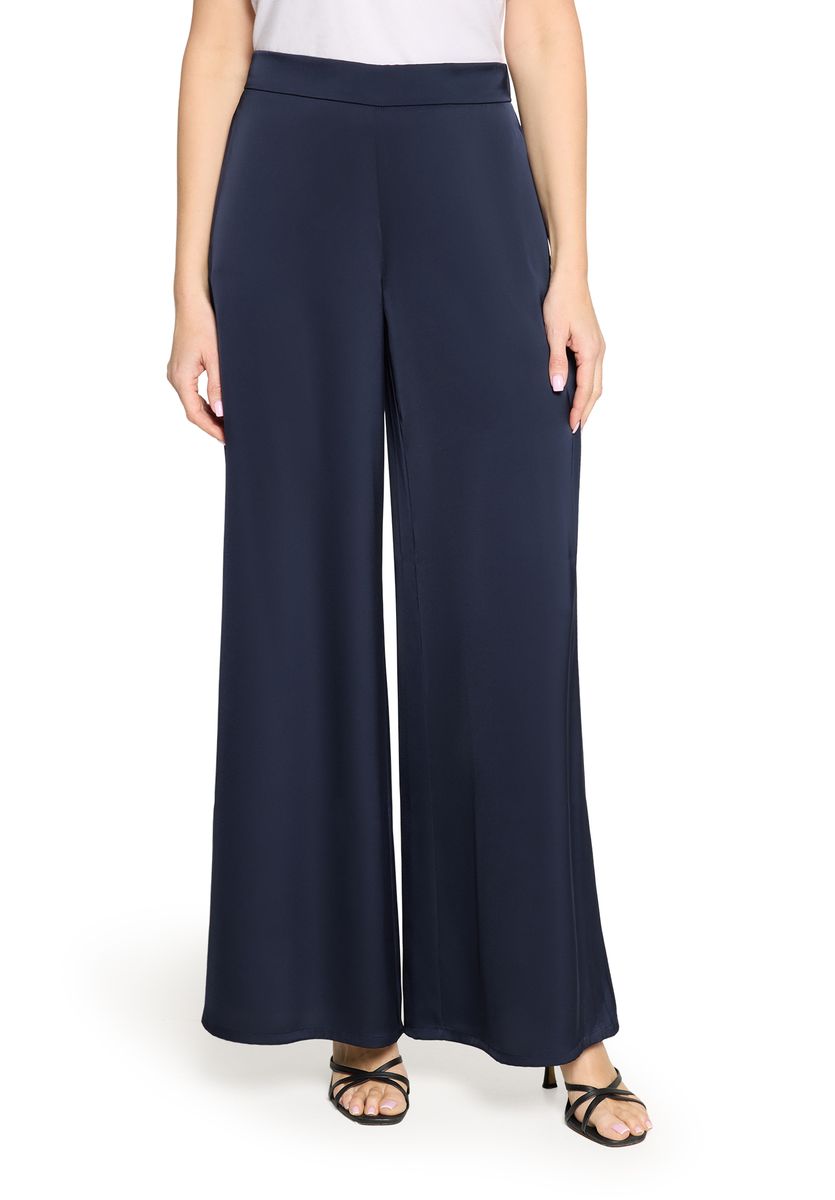 Weitgeschnittene Hose in Modern Fit