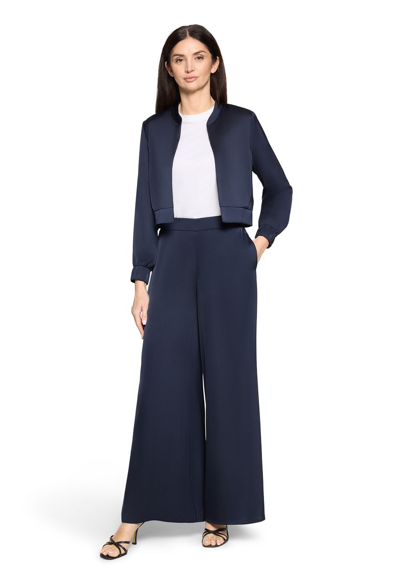 Weitgeschnittene Hose in Modern Fit