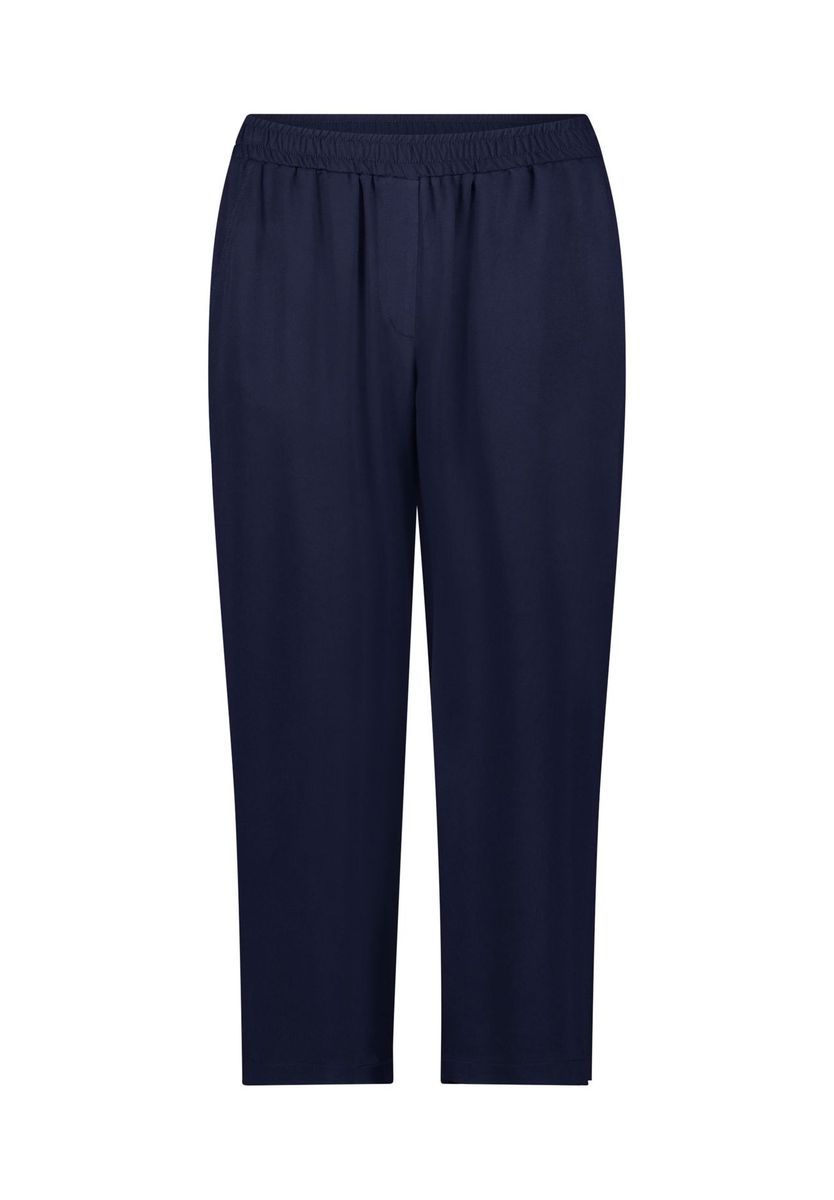 Locker geschnittene, verkürzte Schlupfhose