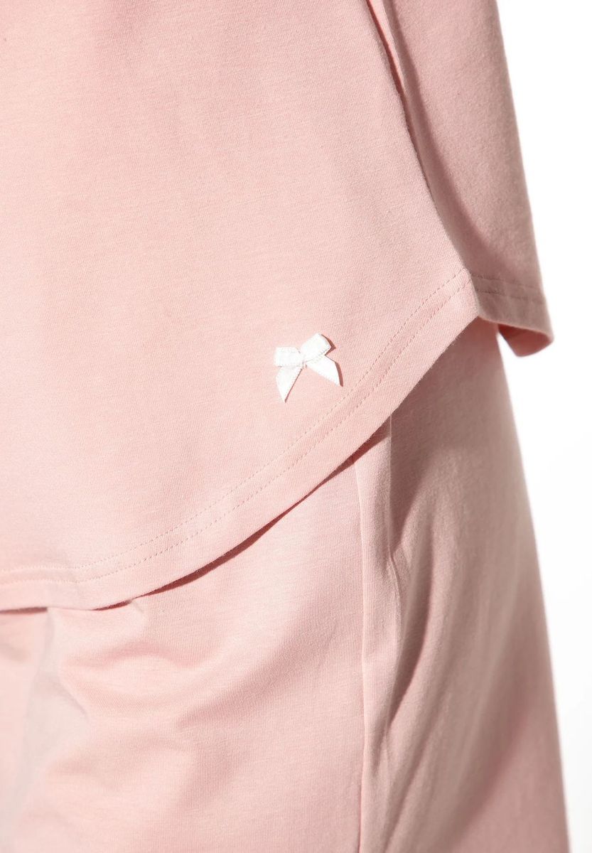 Locker geschnittenes Kurzarm-Oberteil