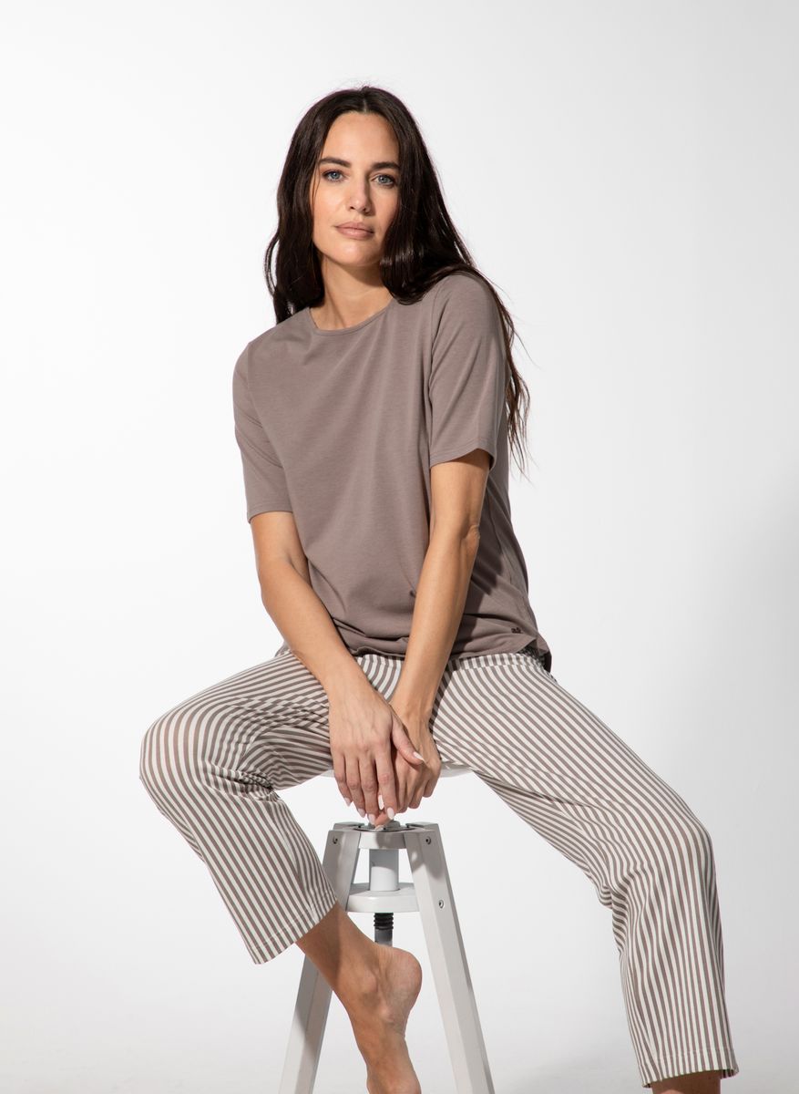 Locker geschnittenes Kurzarm-T-Shirt