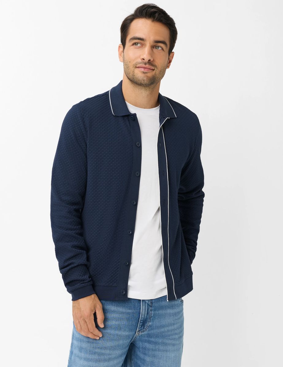 Strukturierte Strickjacke mit Knopfleiste