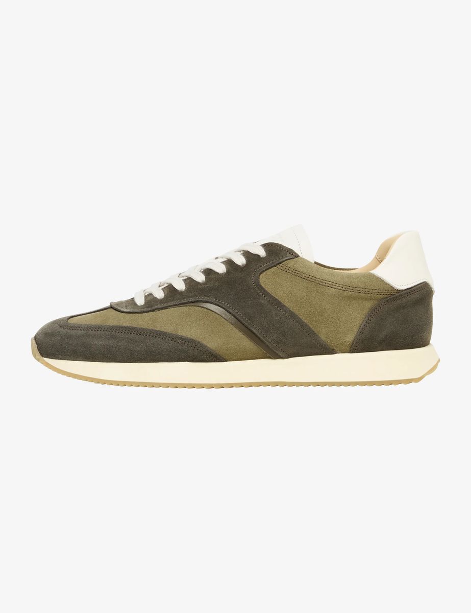 Retro-Sneaker aus hochwertigem Veloursleder
