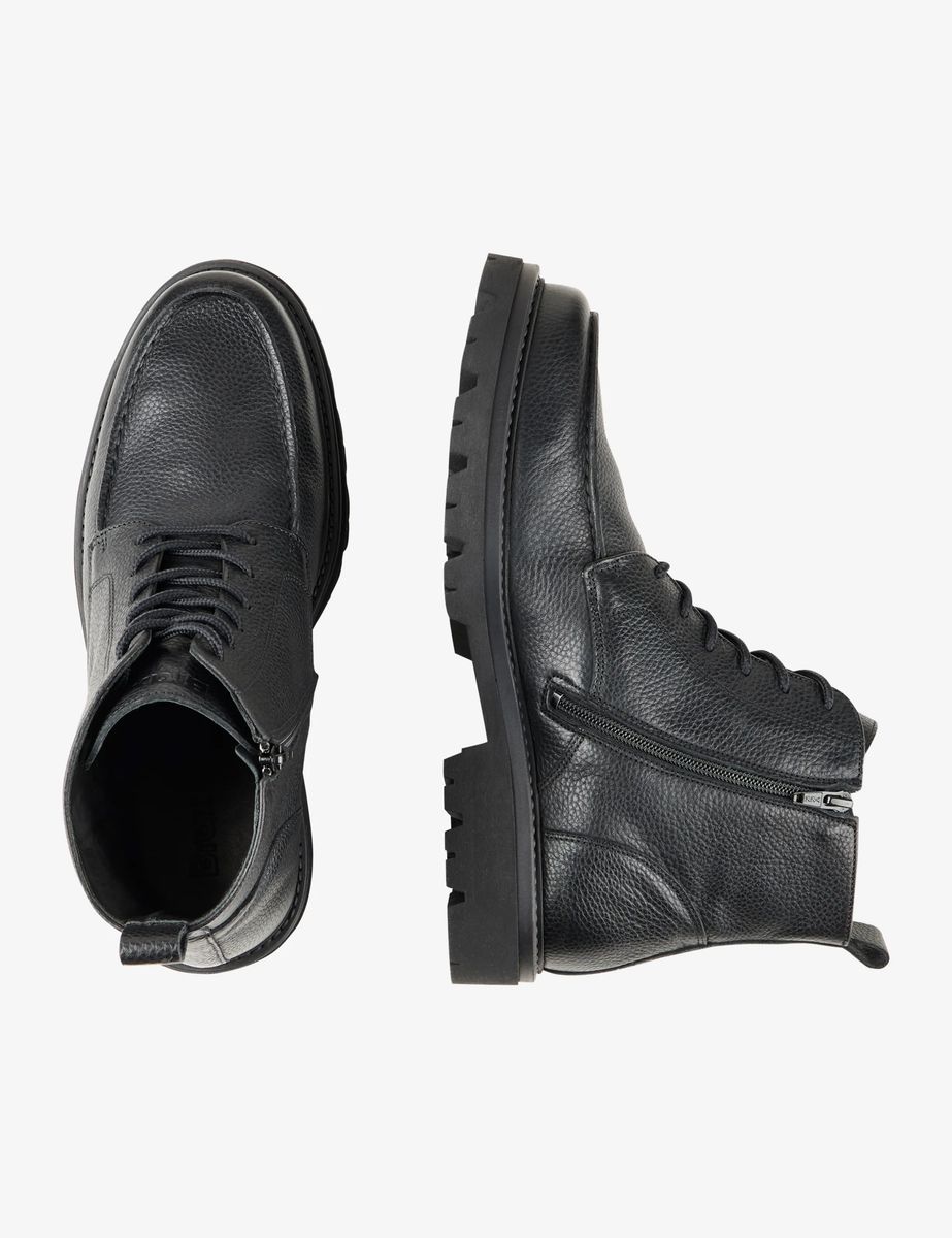 Geschnürte Boots aus genarbtem Leder