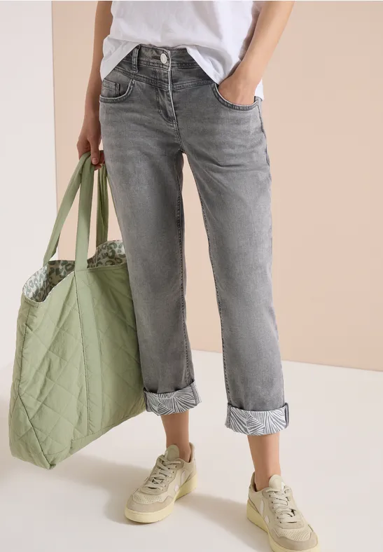 Straight-Leg-Jeans mit bedrucktem Aufschlag