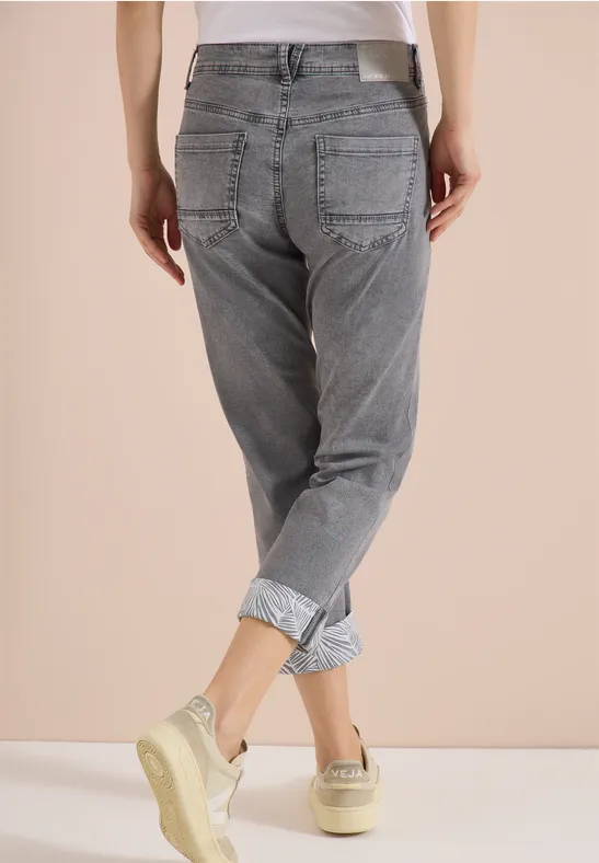 Straight-Leg-Jeans mit bedrucktem Aufschlag