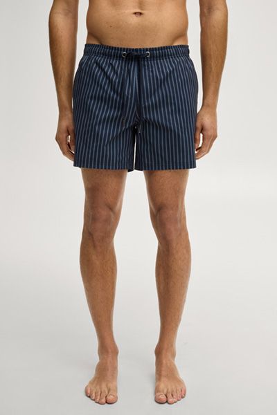 Klassische gestreifte Badeshorts