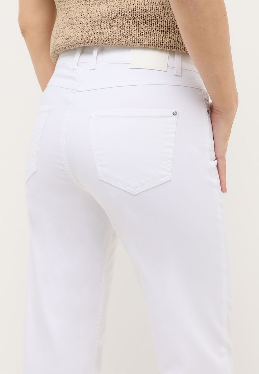 Schmal geschnittene Schlagjeans aus Denim