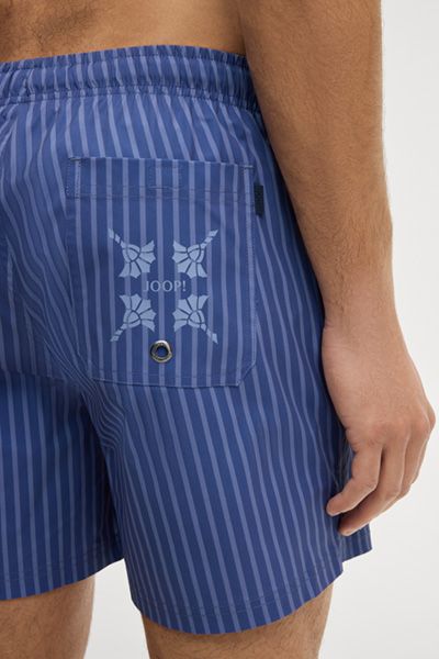 Klassisch gestreifte Badeshorts