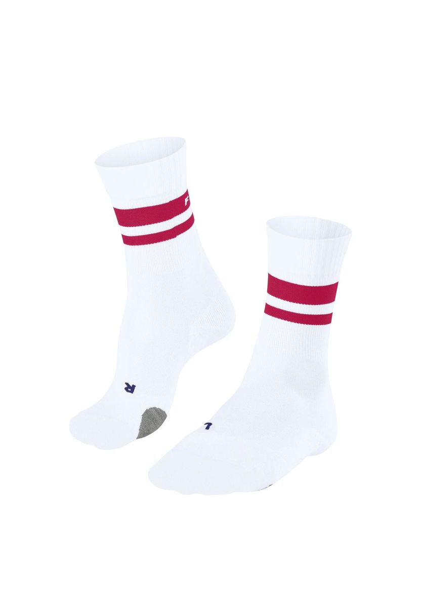 Weiße Sportsocken mit roten Streifen