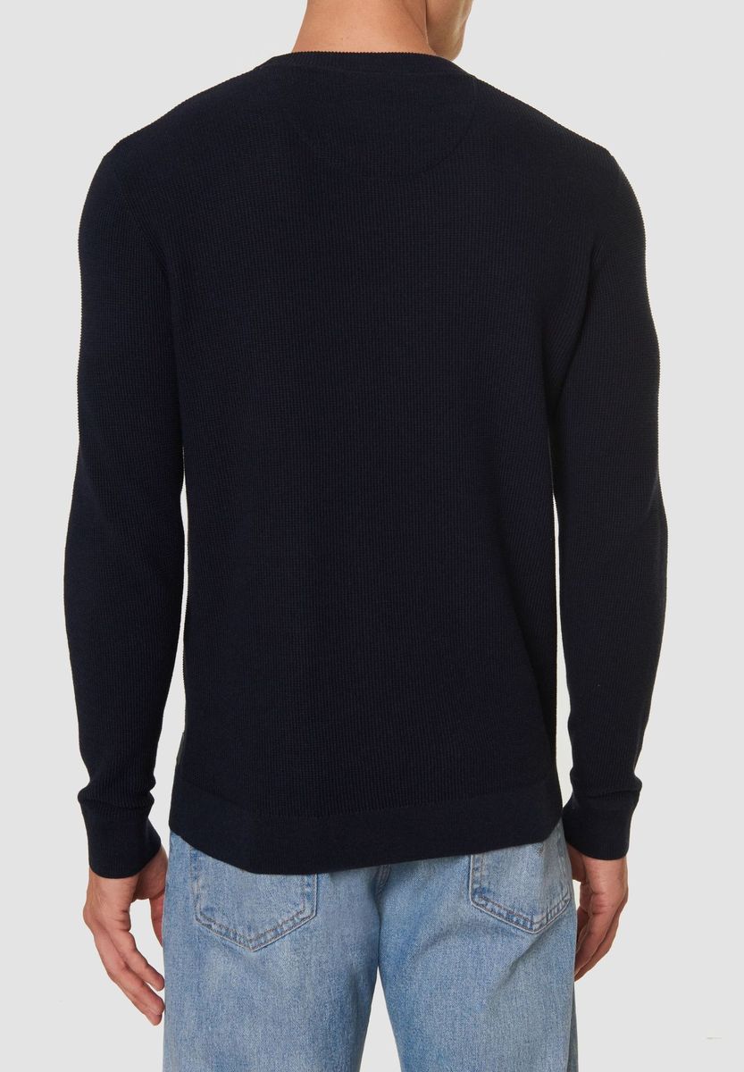 Klassischer marineblauer Strickpullover aus Baumwolle