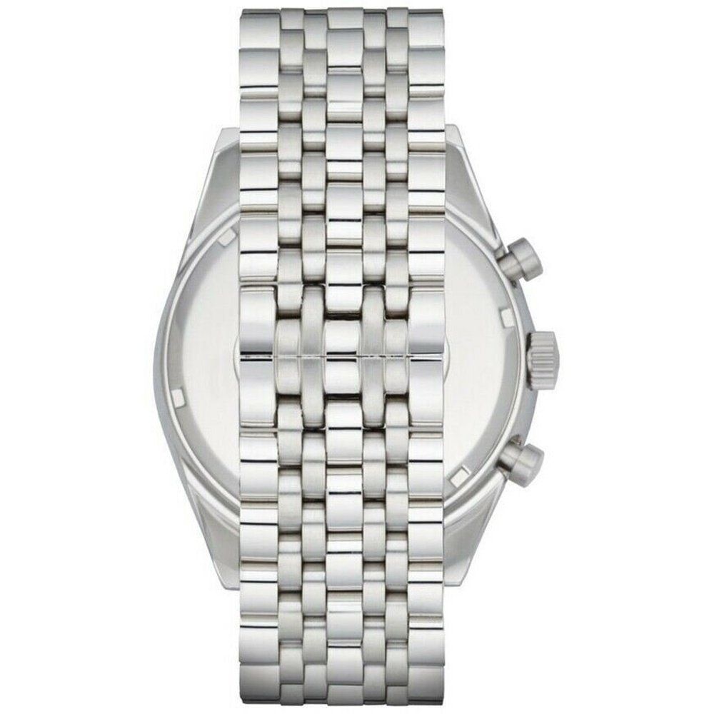 Klassischer Chronograph mit Metallarmband