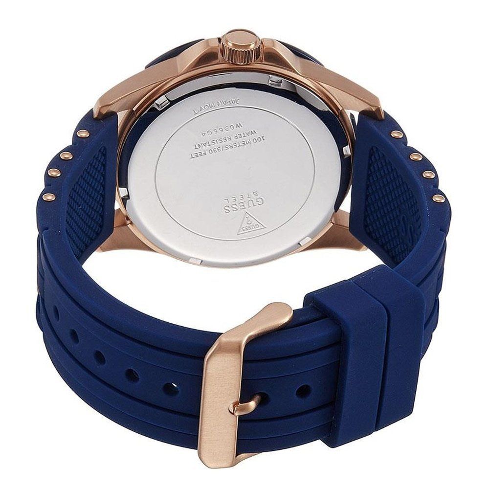 Moderner Chronograph mit Metallelementen