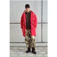 Langer Kapuzen-Puffermantel im Duffle-Stil