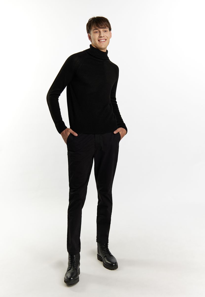 Klassischer Slim-Fit Strick-Rollkragenpullover