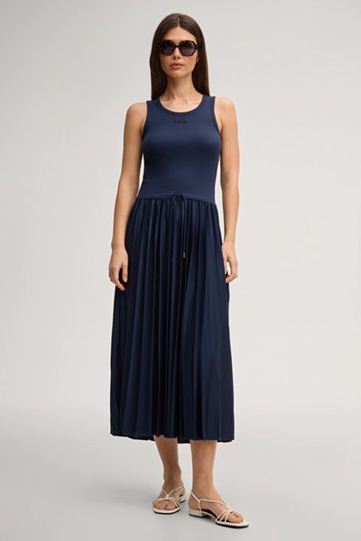 Marineblaues Tanktop-Maxikleid mit Faltenrock und Kordelzug