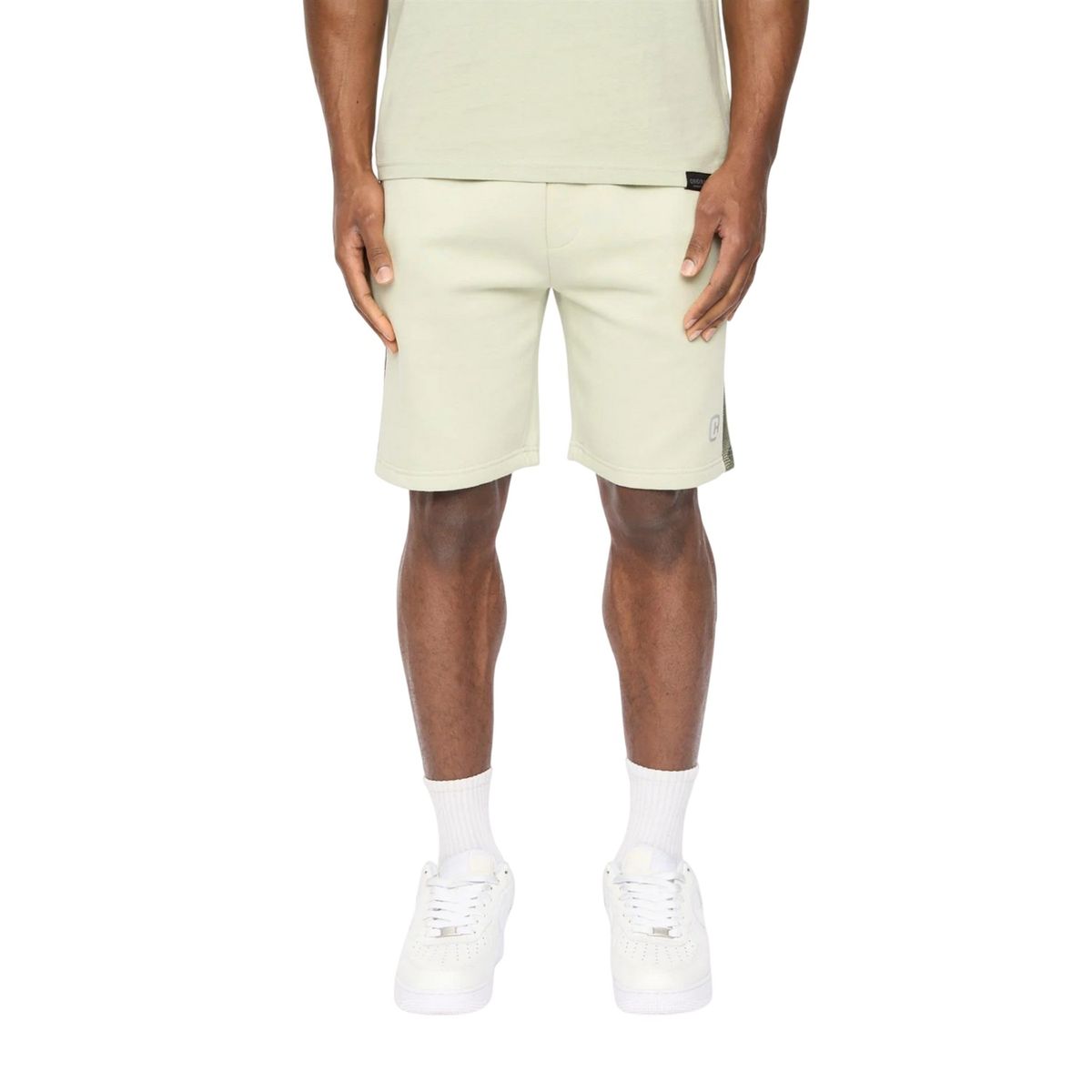Fleece-Shorts mit Camouflage-Besatz