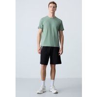 Klassische Sweatshorts mit Farbeinsatz