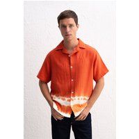 Locker geschnittenes Batik-Resort-Hemd