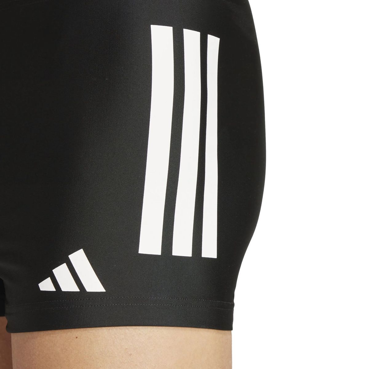 Sportliche Badeshorts mit Seitenstreifen