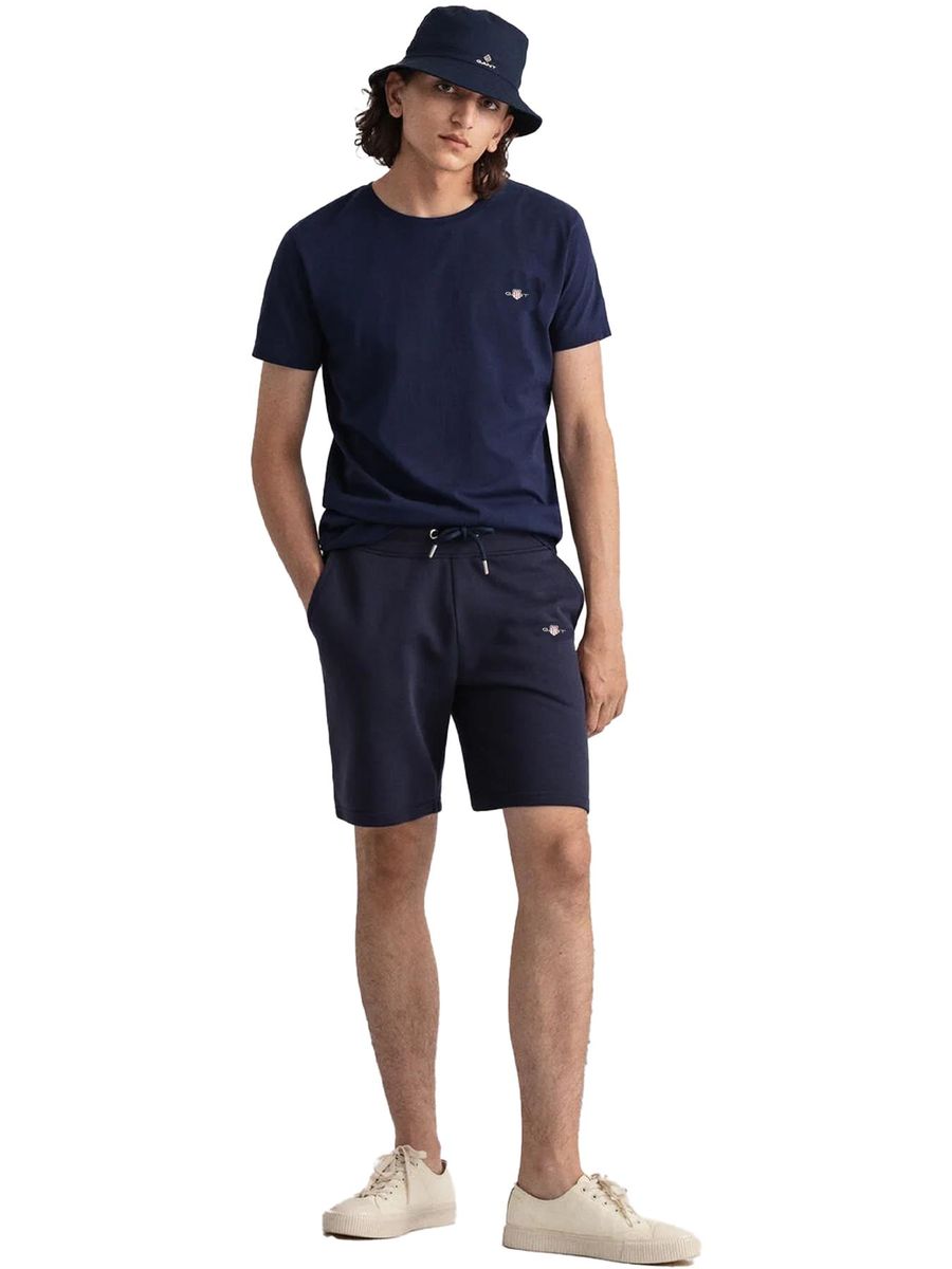 Essenzielles Set aus T-Shirt und Shorts
