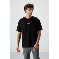 Minimalistisches Oversize-T-Shirt mit Logo-Patch